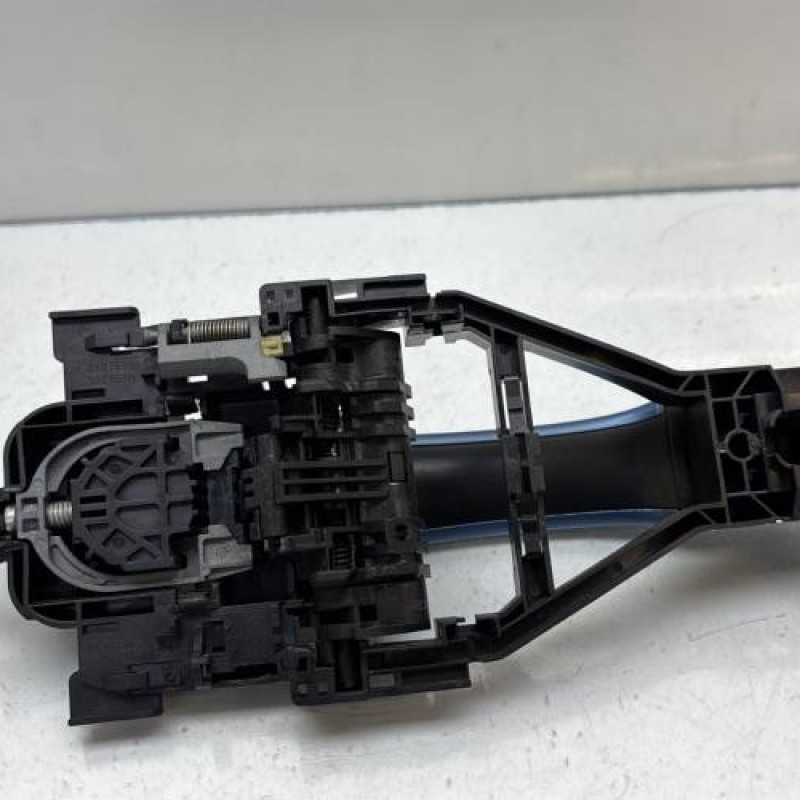 Poignee porte arriere gauche VOLVO V 40 2 Photo n°3