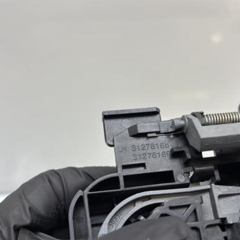 Poignee porte arriere gauche VOLVO V 40 2 Photo n°4