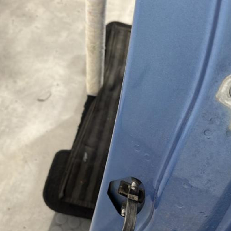 Porte arriere gauche VOLVO V 40 2 Photo n°5