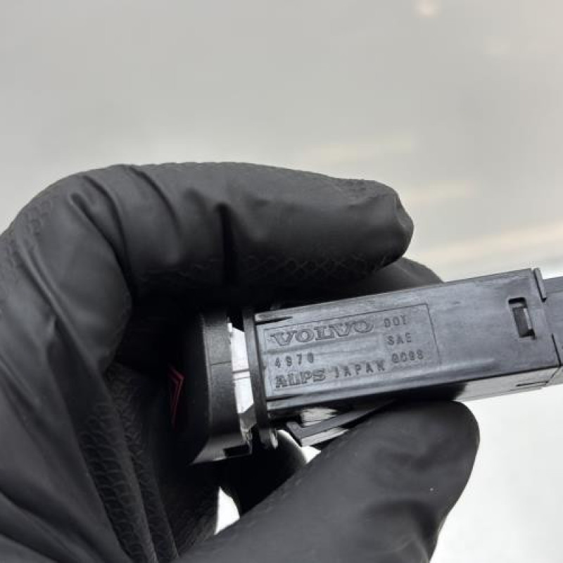 Bouton de warning VOLVO V 40 2 Photo n°4