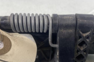 Poignee porte avant gauche DACIA DOKKER