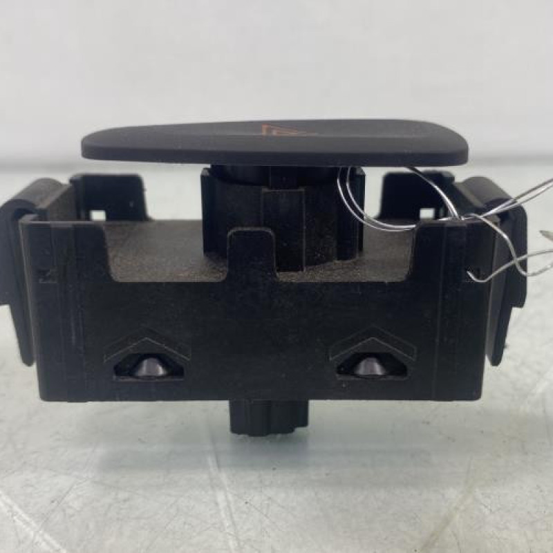 Bouton de warning DACIA DOKKER Photo n°5