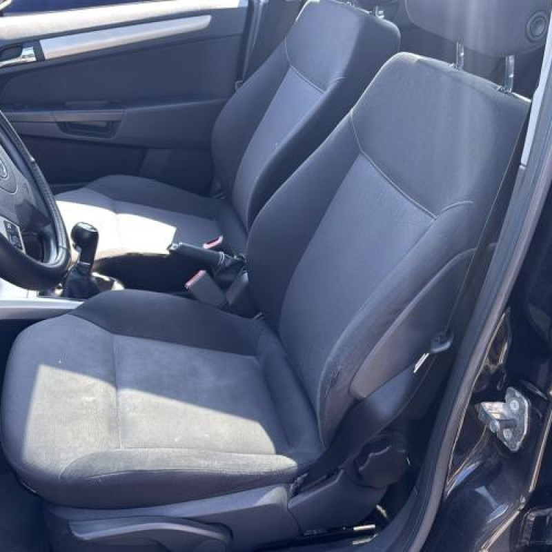 Feu arriere principal gauche (feux) OPEL ASTRA H Photo n°14