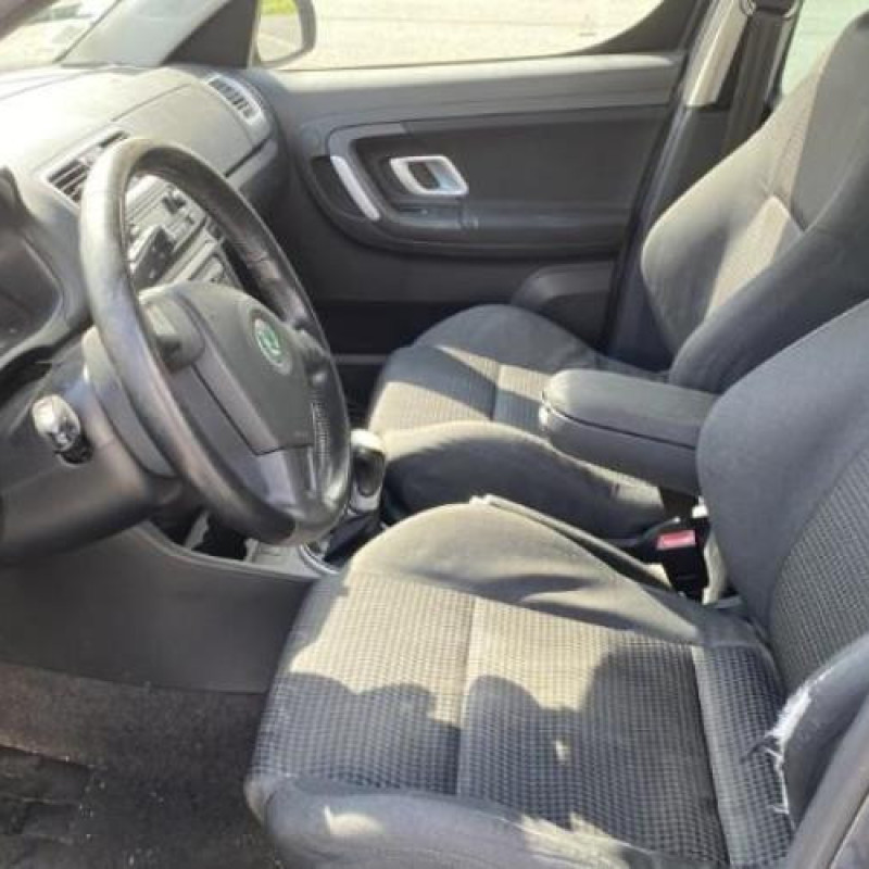 Optique avant principal droit (feux)(phare) SKODA ROOMSTER Photo n°16