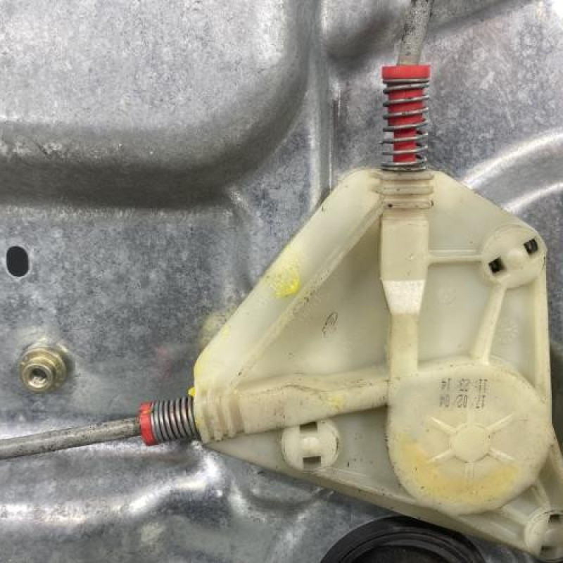 Leve vitre electrique avant gauche VOLKSWAGEN POLO 4 Photo n°8