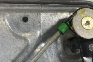 Leve vitre electrique avant gauche VOLKSWAGEN POLO 4