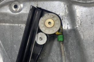 Leve vitre electrique avant gauche VOLKSWAGEN POLO 4