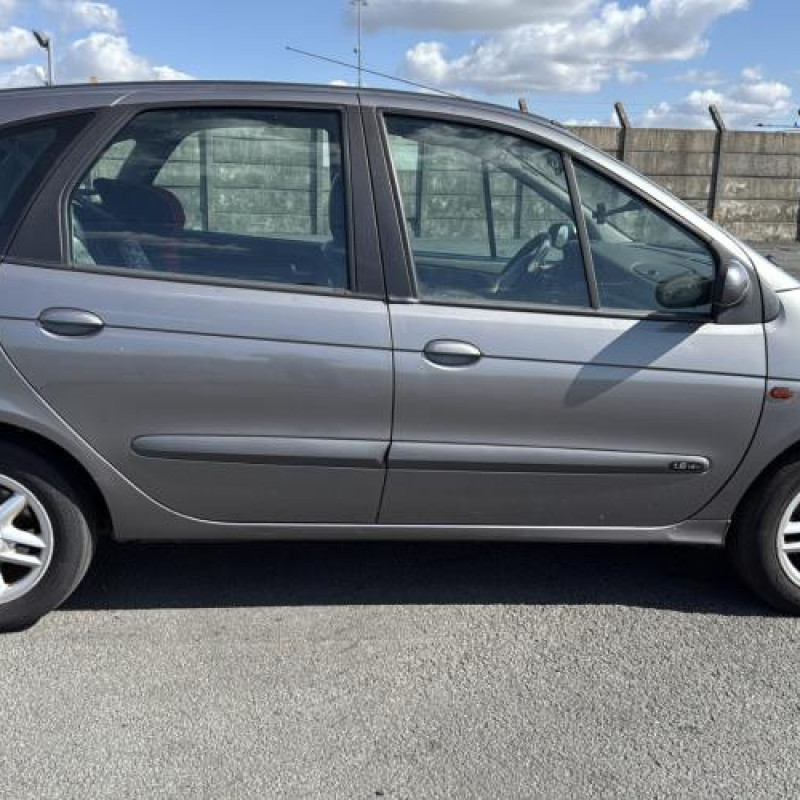 Moteur essuie glace arriere RENAULT SCENIC 1 Photo n°11