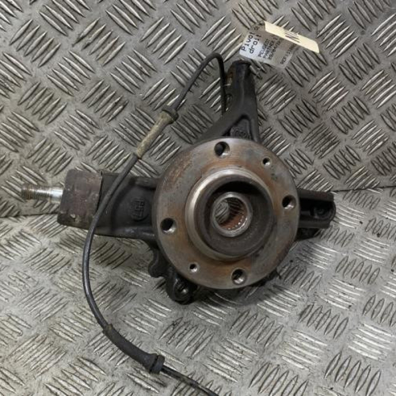 Pivot de moyeu avant droit PEUGEOT PARTNER 2 Photo n°1