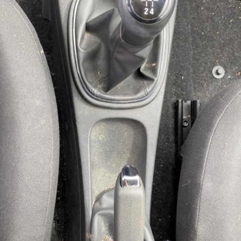 Moteur OPEL CORSA D Photo n°19