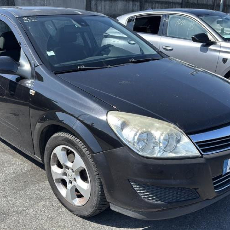 Feu arriere stop central OPEL ASTRA H Photo n°5