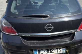 Feu arriere stop central OPEL ASTRA H