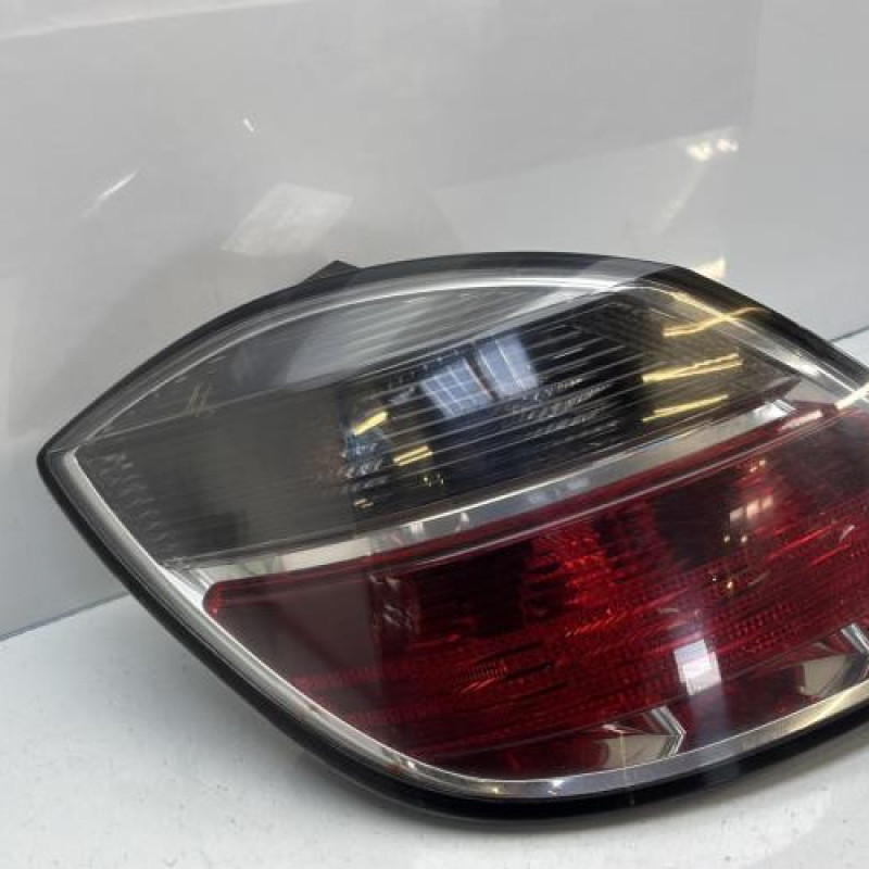Feu arriere principal gauche (feux) OPEL ASTRA H Photo n°2