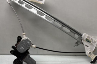 Leve vitre electrique avant droit SUZUKI SWIFT 4 Photo n°1