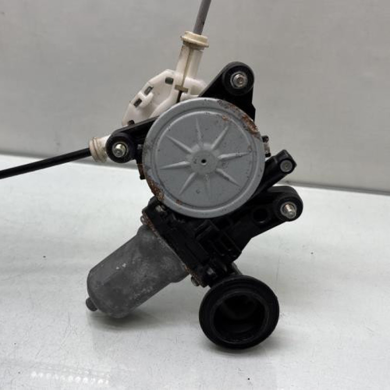 Leve vitre electrique avant droit SUZUKI SWIFT 4 Photo n°3