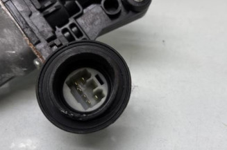 Leve vitre electrique avant droit SUZUKI SWIFT 4