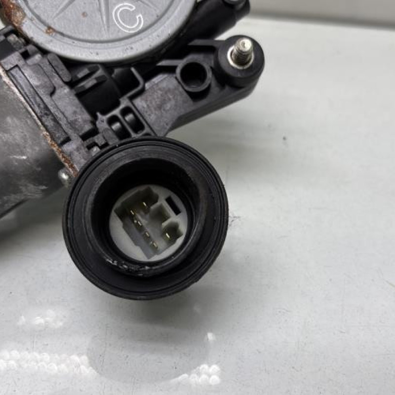 Leve vitre electrique avant droit SUZUKI SWIFT 4 Photo n°4