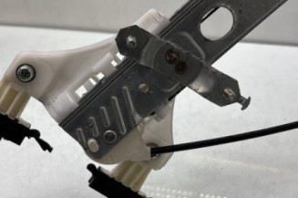 Leve vitre electrique avant droit SUZUKI SWIFT 4