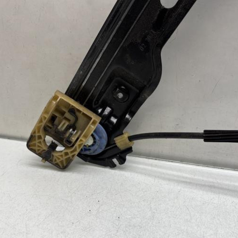 Leve vitre electrique avant gauche OPEL ASTRA J Photo n°3