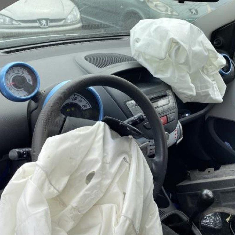 Moteur PEUGEOT 107 Photo n°15