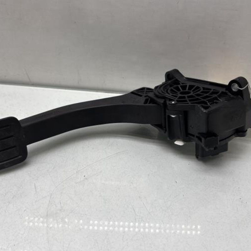 Pedale d'accelerateur PEUGEOT 5008 2 Photo n°4