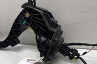 Pedale d'embrayage PEUGEOT 5008 2 Photo n°1