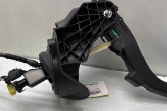 Pedale d'embrayage PEUGEOT 5008 2