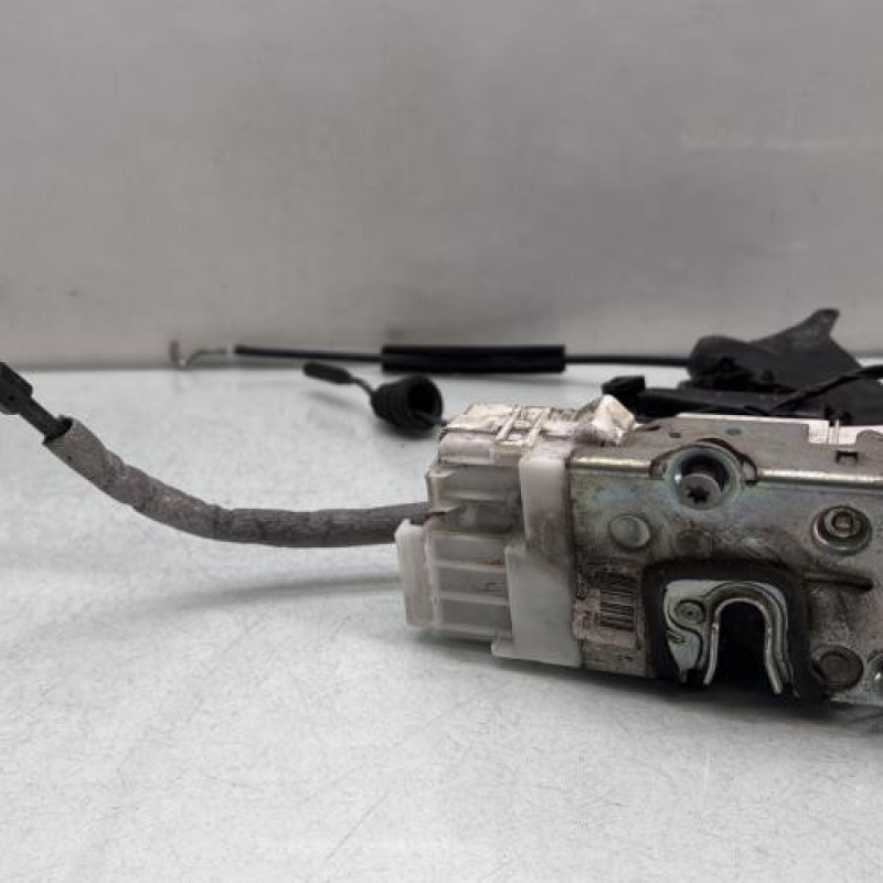 Serrure avant droit MERCEDES CLASSE A 169 Photo n°1