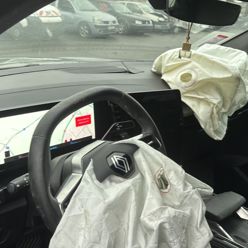 RENAULT AUSTRAL E-TECH 200 1.2i - 16V TURBO HYBRID Photo n°13