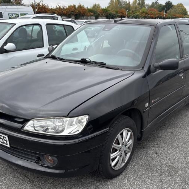 Pare choc avant PEUGEOT 306 Photo n°1