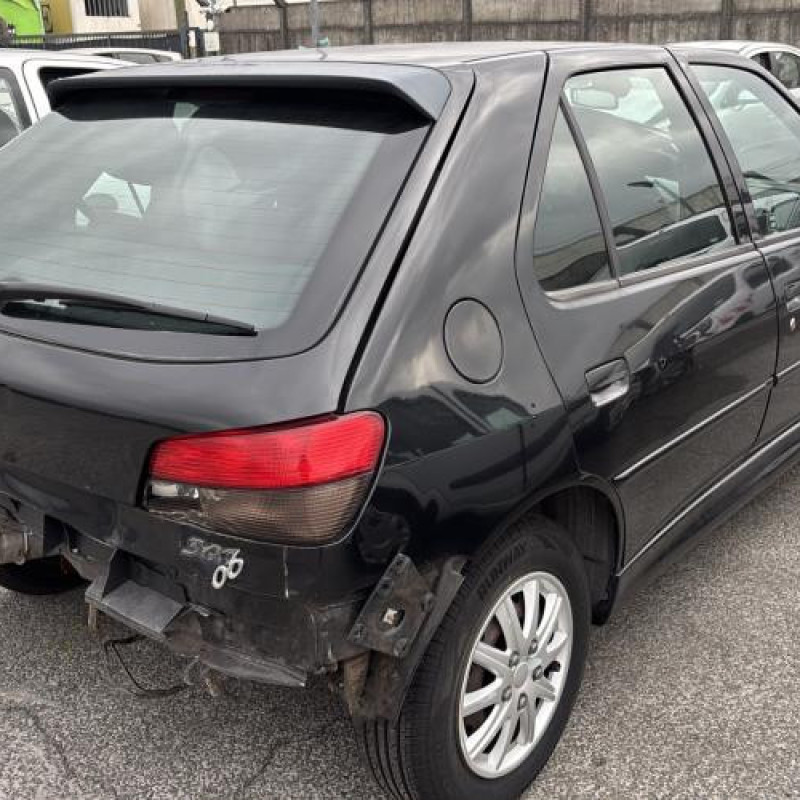 Pare choc avant PEUGEOT 306 Photo n°3