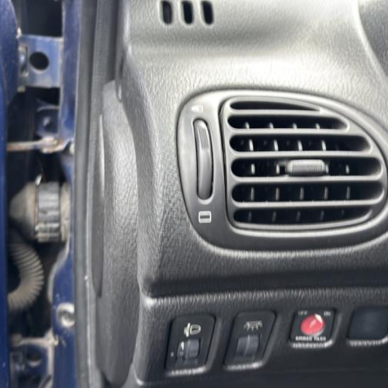 Reservoir essence PEUGEOT 206 Photo n°17