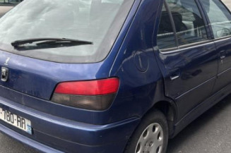 Pare choc arriere PEUGEOT 306