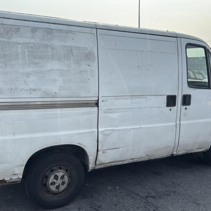 Vase de lave glace PEUGEOT BOXER 1 Photo n°12