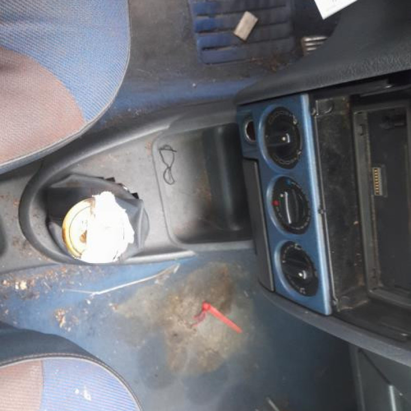 Bouton de coffre CITROEN BERLINGO 1 Photo n°9