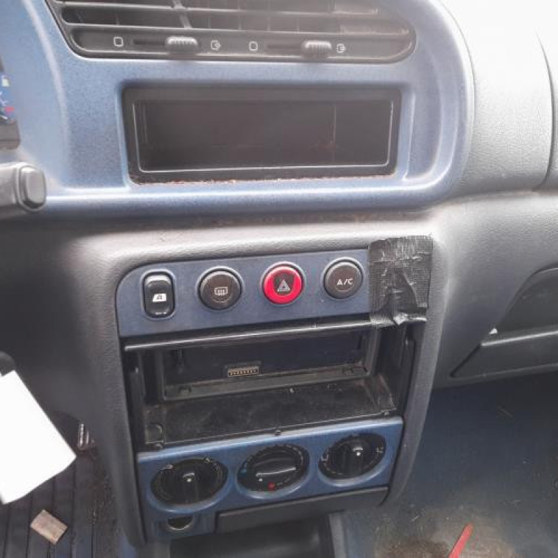 Bouton de coffre CITROEN BERLINGO 1 Photo n°10