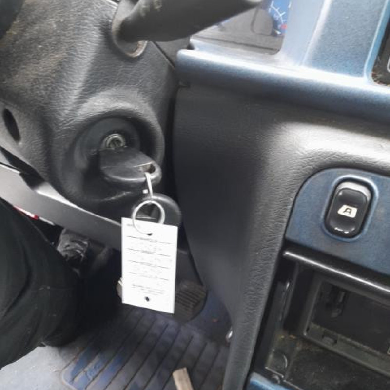 Bouton de coffre CITROEN BERLINGO 1 Photo n°13