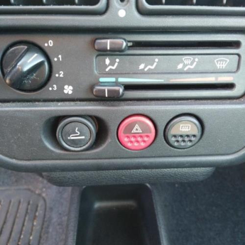 Serrure avant gauche PEUGEOT 106 Photo n°5