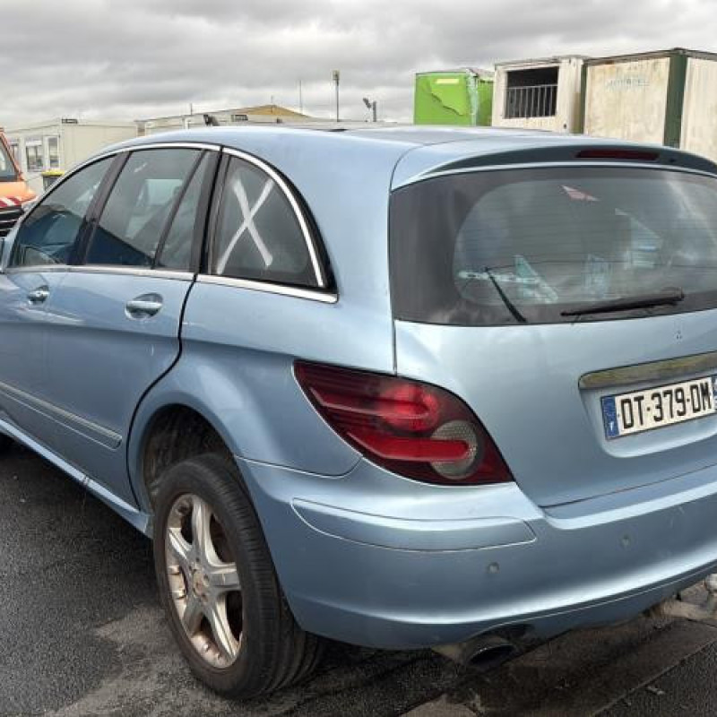 Feu arriere principal droit (feux) MERCEDES CLASSE R 251 Photo n°10