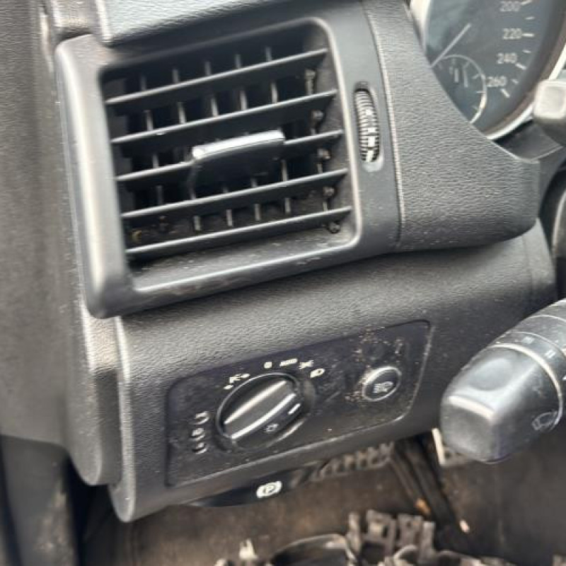 Feu arriere principal droit (feux) MERCEDES CLASSE R 251 Photo n°18