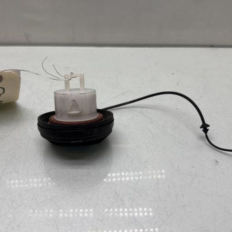 Bouchon de carburant PEUGEOT 5008 2 Photo n°2