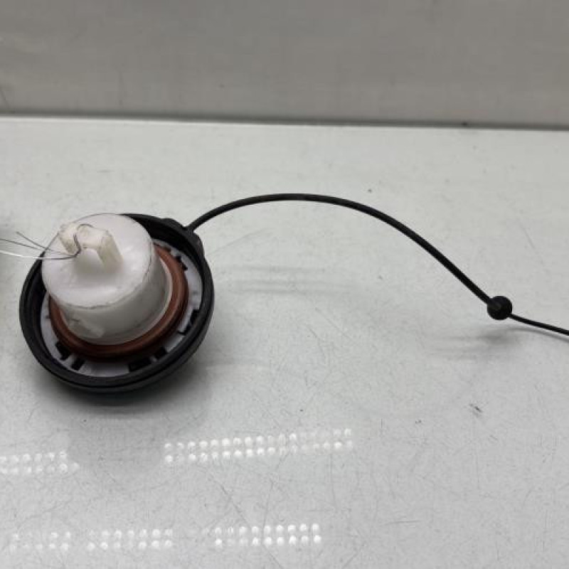 Bouchon de carburant PEUGEOT 5008 2 Photo n°3