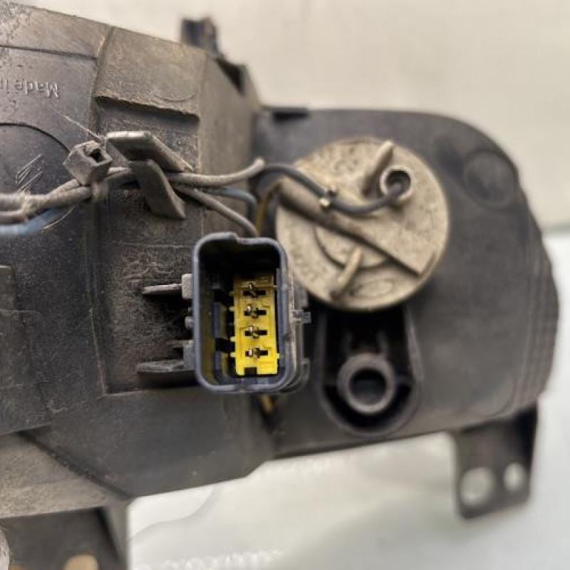 Anti brouillard arriere gauche CITROEN C4 GRAND PICASSO 2 Photo n°4