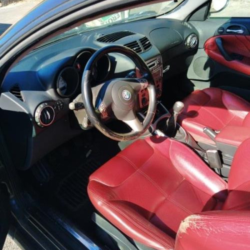 Vitre avant droit ALFA ROMEO GT Photo n°9