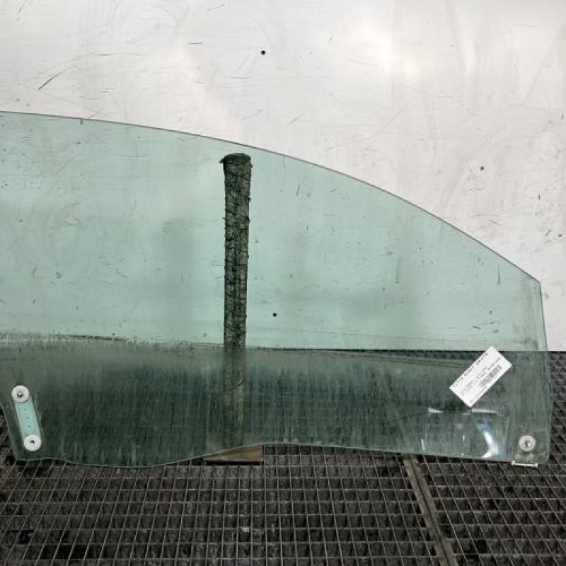 Vitre avant gauche ALFA ROMEO GT Photo n°4