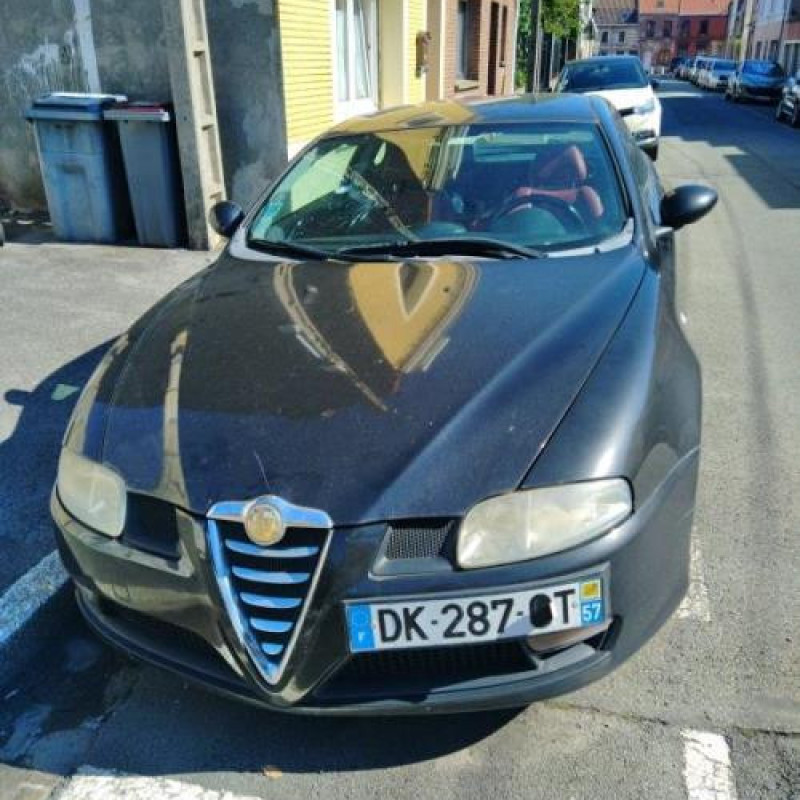 Vitre avant gauche ALFA ROMEO GT Photo n°6