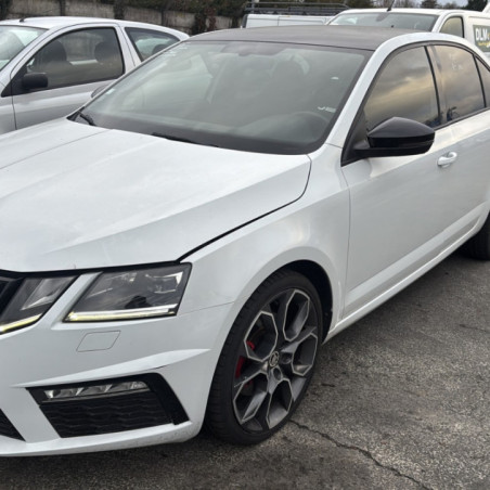 SKODA OCTAVIA 3 PHASE 2 2.0 TDI - 16V TURBO RS Photo n°1