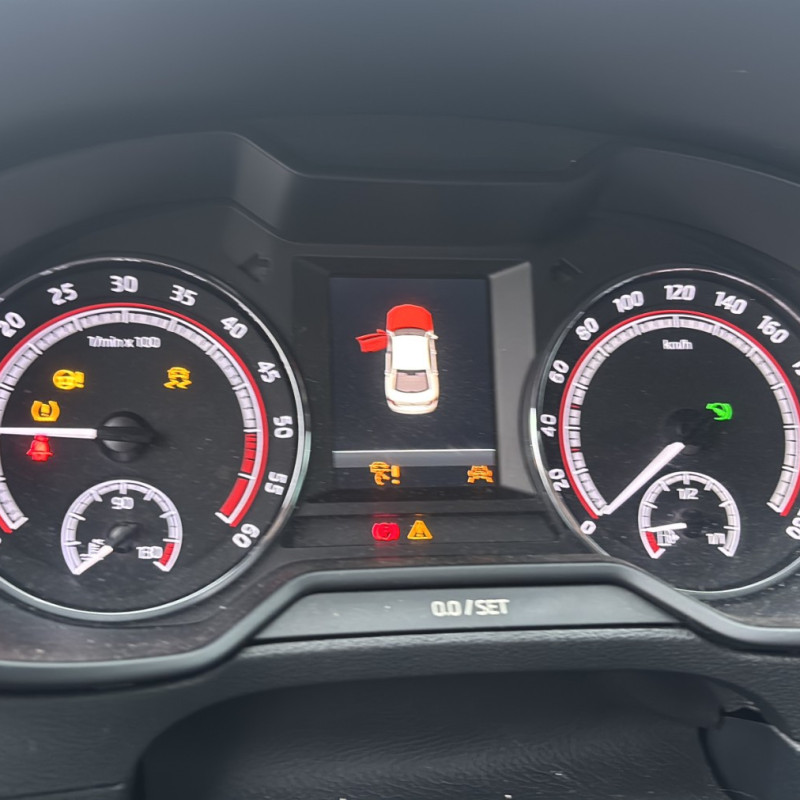 SKODA OCTAVIA 3 PHASE 2 2.0 TDI - 16V TURBO RS Photo n°18