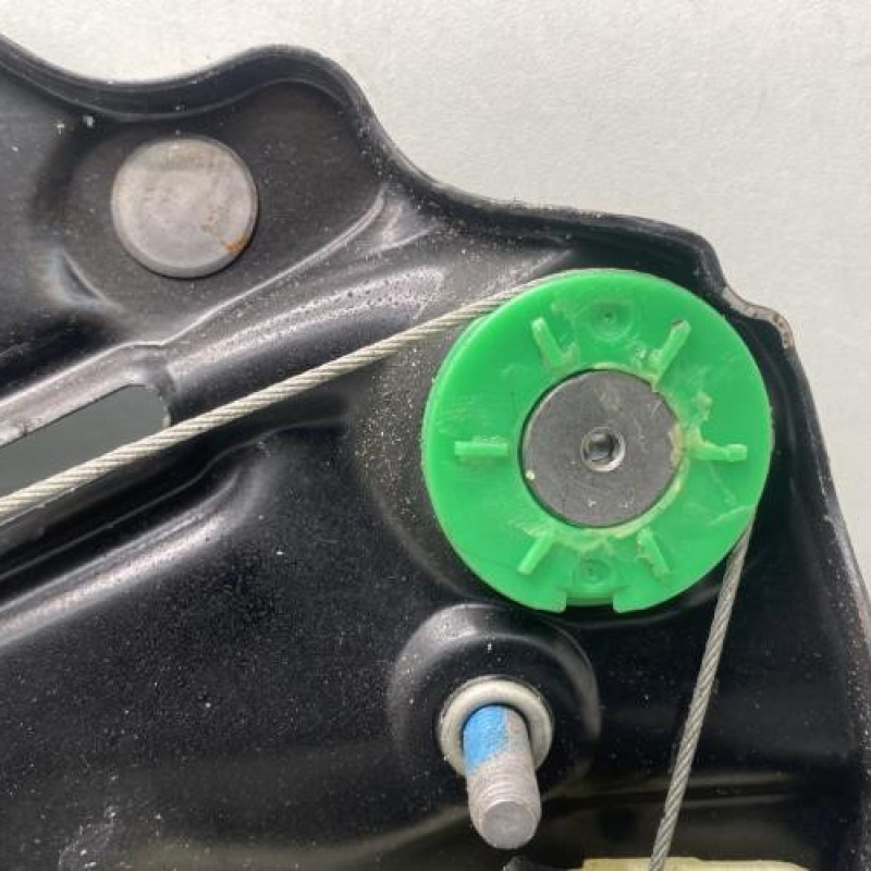 Leve vitre electrique arriere gauche VOLKSWAGEN EOS Photo n°4