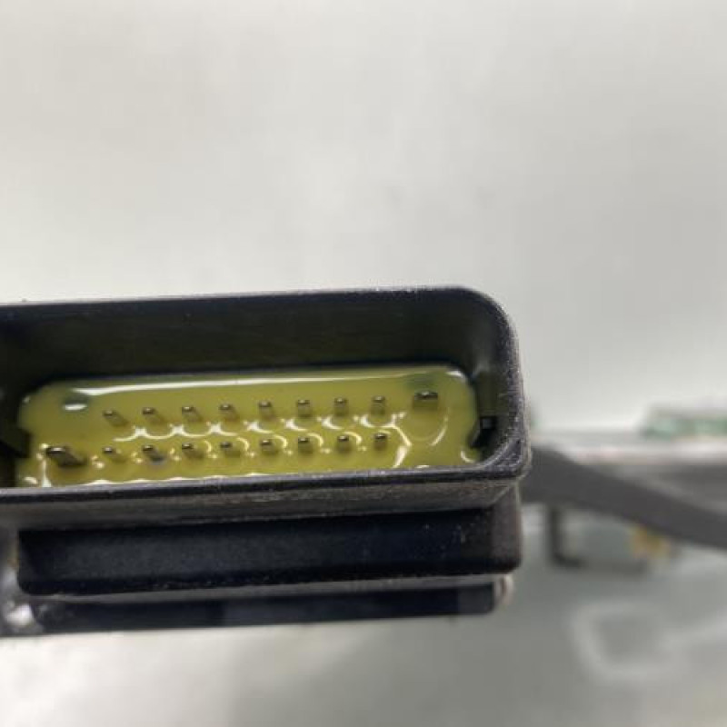 Leve vitre electrique arriere gauche VOLKSWAGEN EOS Photo n°9